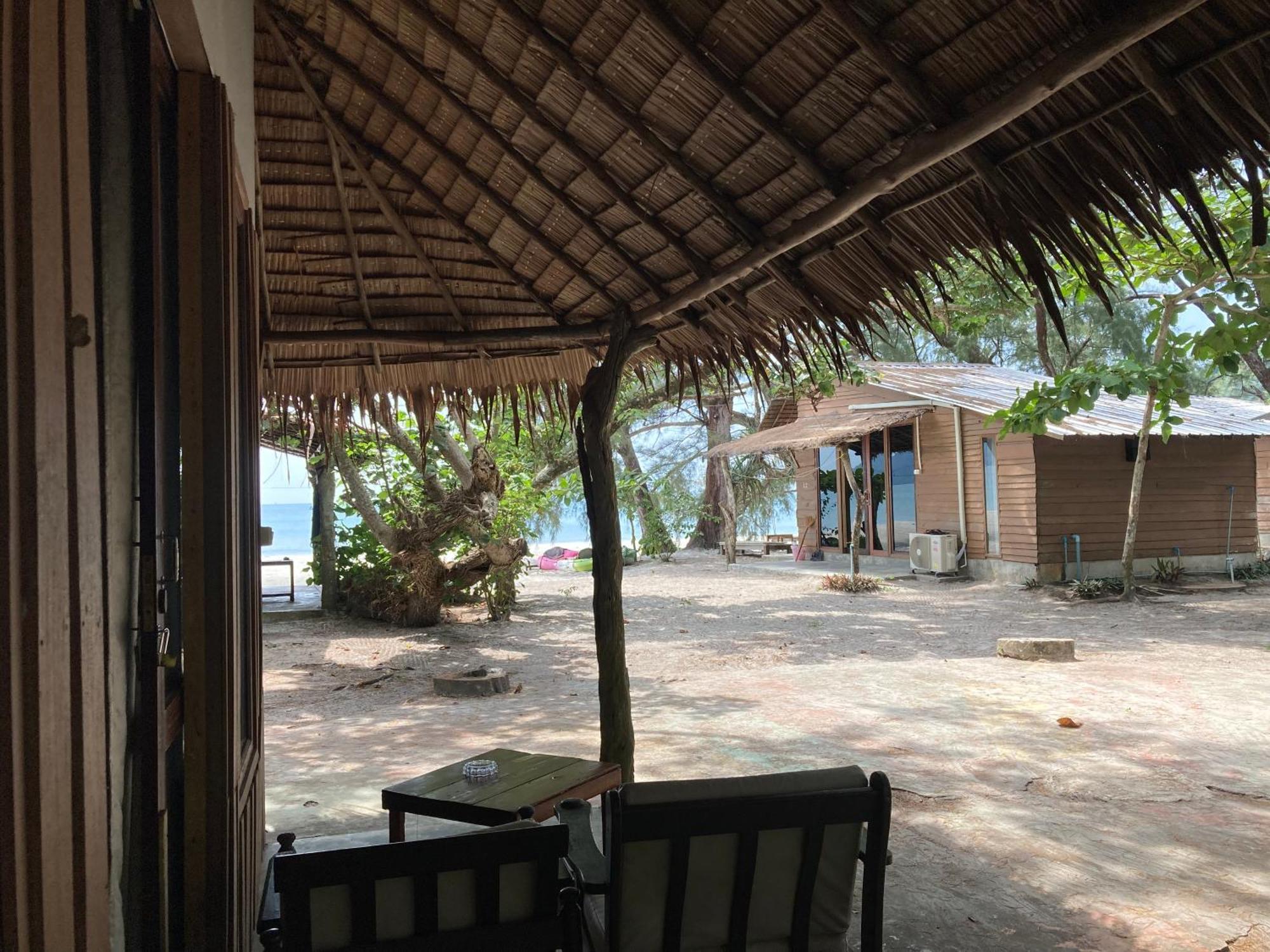 Hotel Ailay Koh Phayam Esterno foto